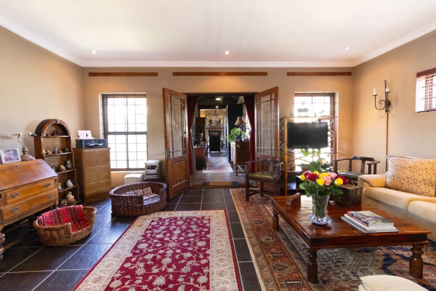 6 Bedroom Property for Sale in Sandbaai Western Cape